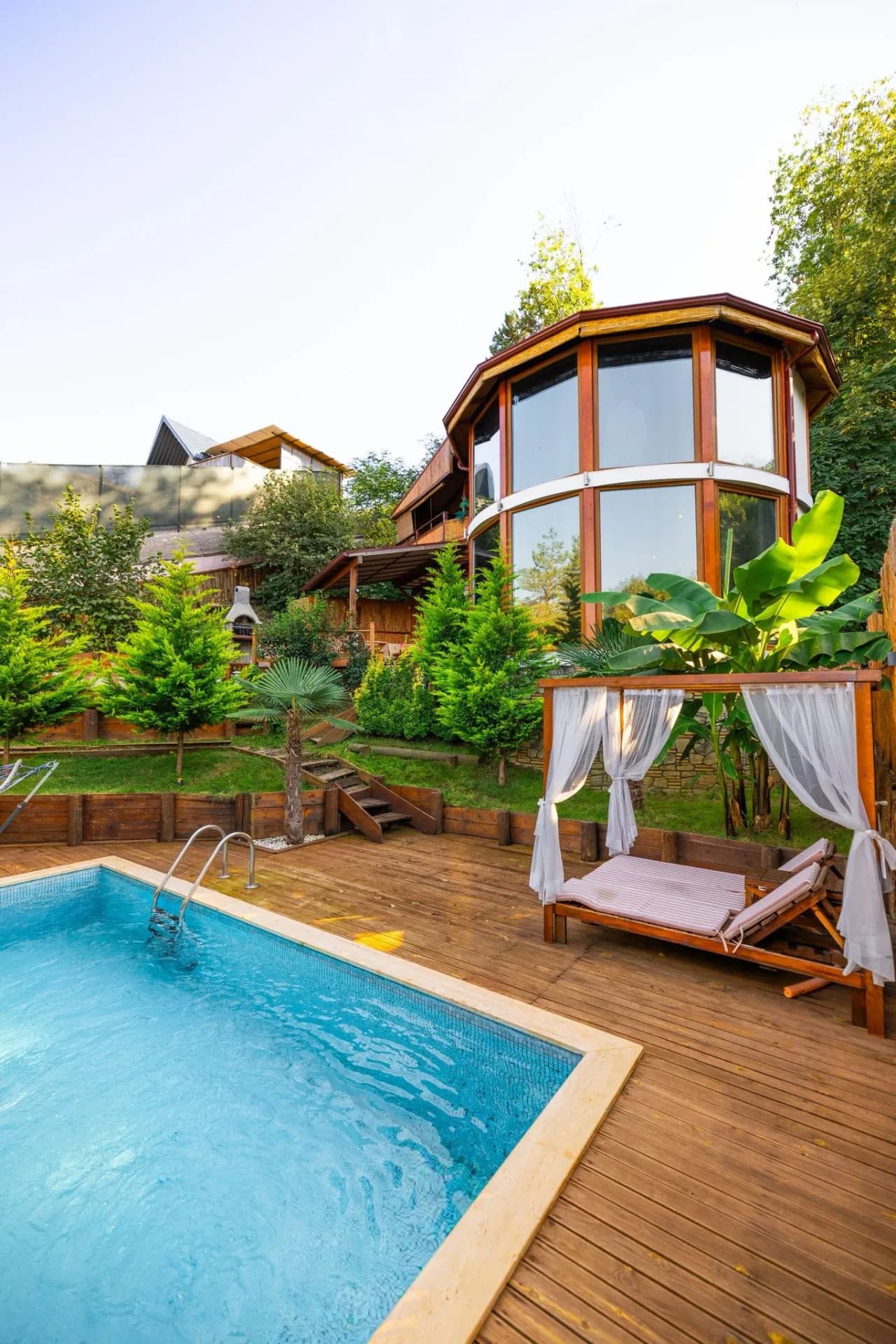 Sapanca Kule Suit — oturma alanı